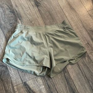 Lululemon Hotty Hot High rise 4in shorts